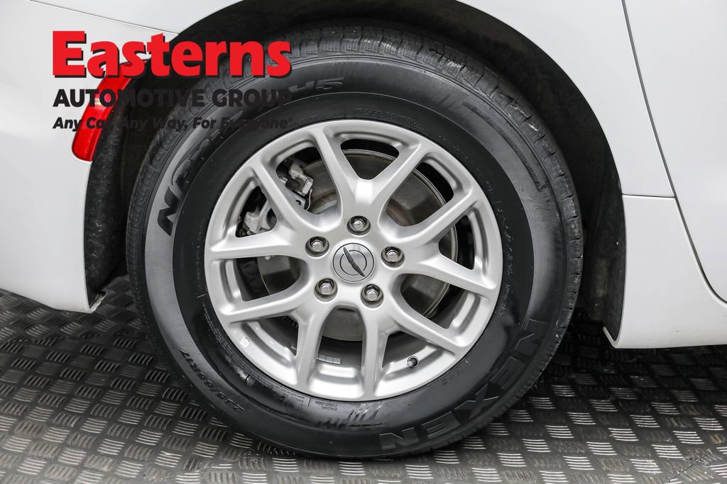 Used 2024 Chrysler Pacifica Touring-L image 28