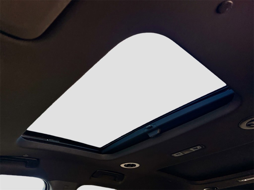 Used 2023 Chevrolet Traverse High Country image 23