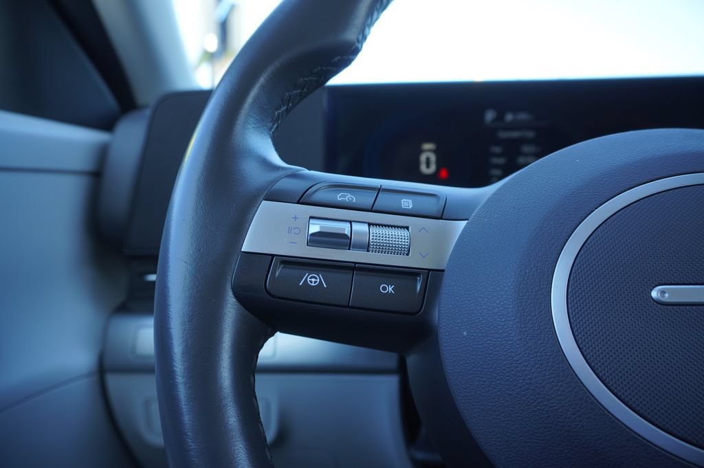 Used 2025 Hyundai Kona SEL FWD image 21