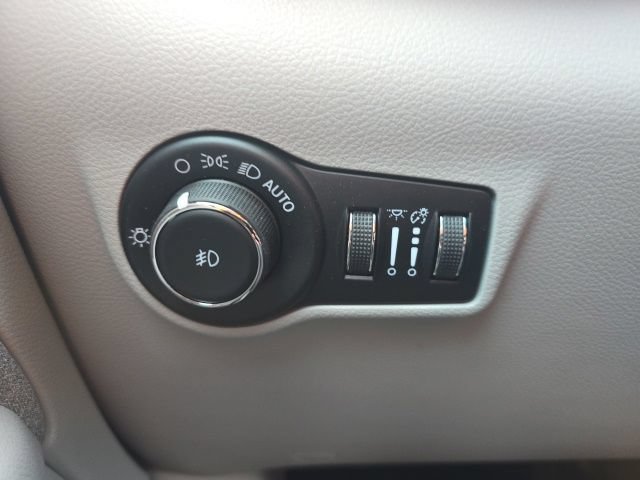 Certified 2023 Jeep Compass Latitude w/ Convenience Group AWD/4WD image 12