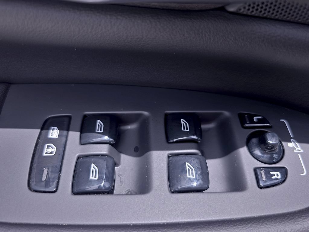 Certified 2025 Volvo XC90 B5 Core AWD/4WD image 39