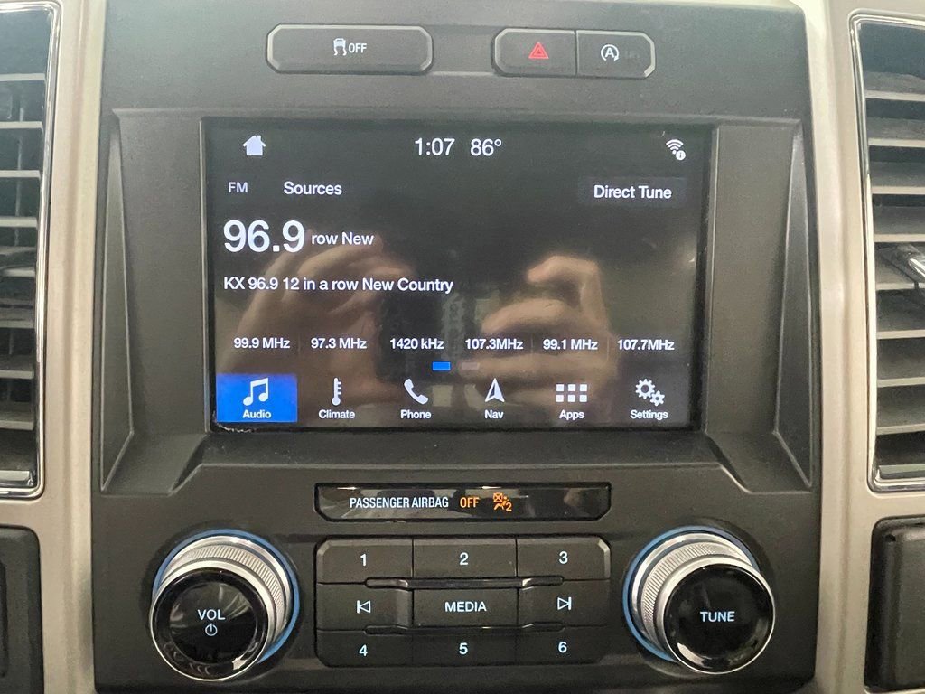 Used 2019 Ford F150 Lariat w/ Equipment Group 502A Luxury AWD/4WD image 18