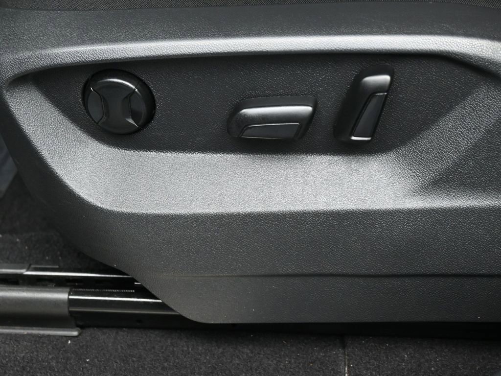 Used 2021 Volkswagen Atlas SE image 12