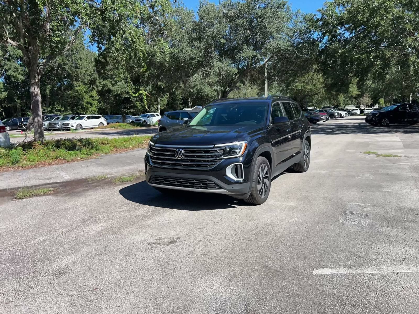 Used 2026 Volkswagen Atlas SE FWD image 6