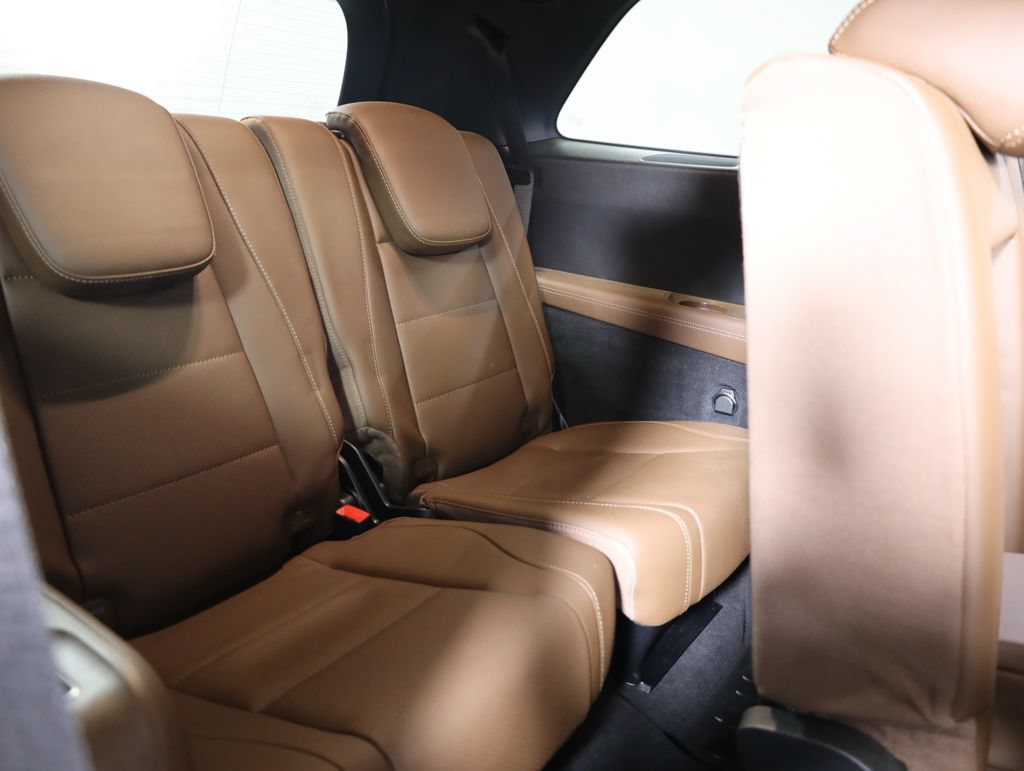 Used 2025 Mercedes-Benz GLS 450 4MATIC image 65