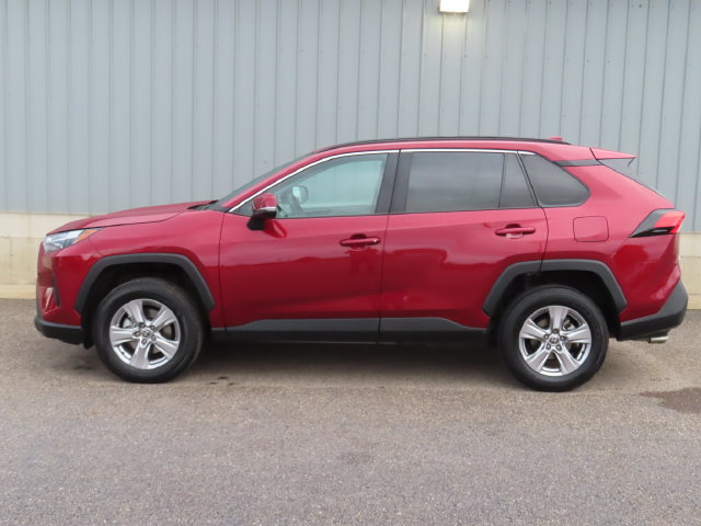 Used 2022 Toyota RAV4 XLE w/ Convenience Package AWD/4WD image 9