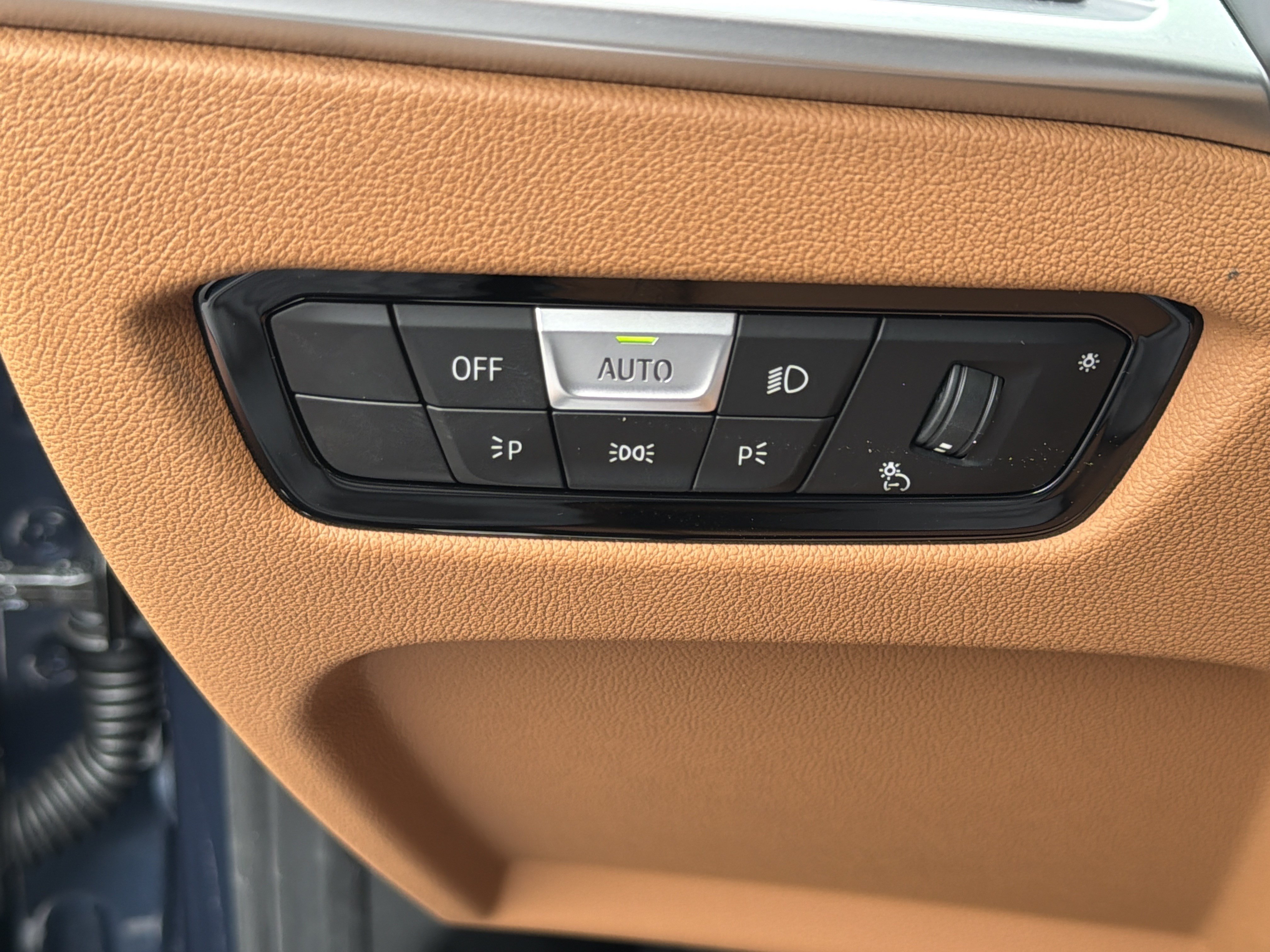New 2026 BMW 330i Sedan w/ Convenience Package RWD image 16