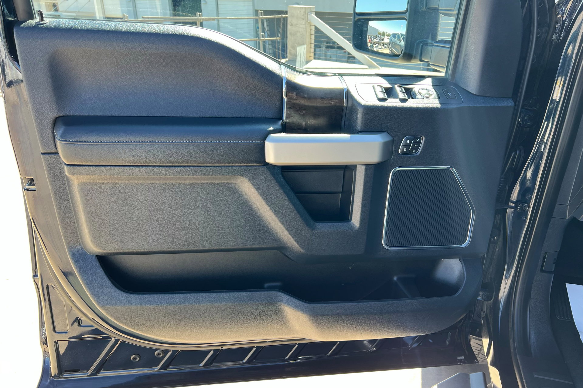 Used 2022 Ford F250 Lariat w/ Lariat Ultimate Package image 14