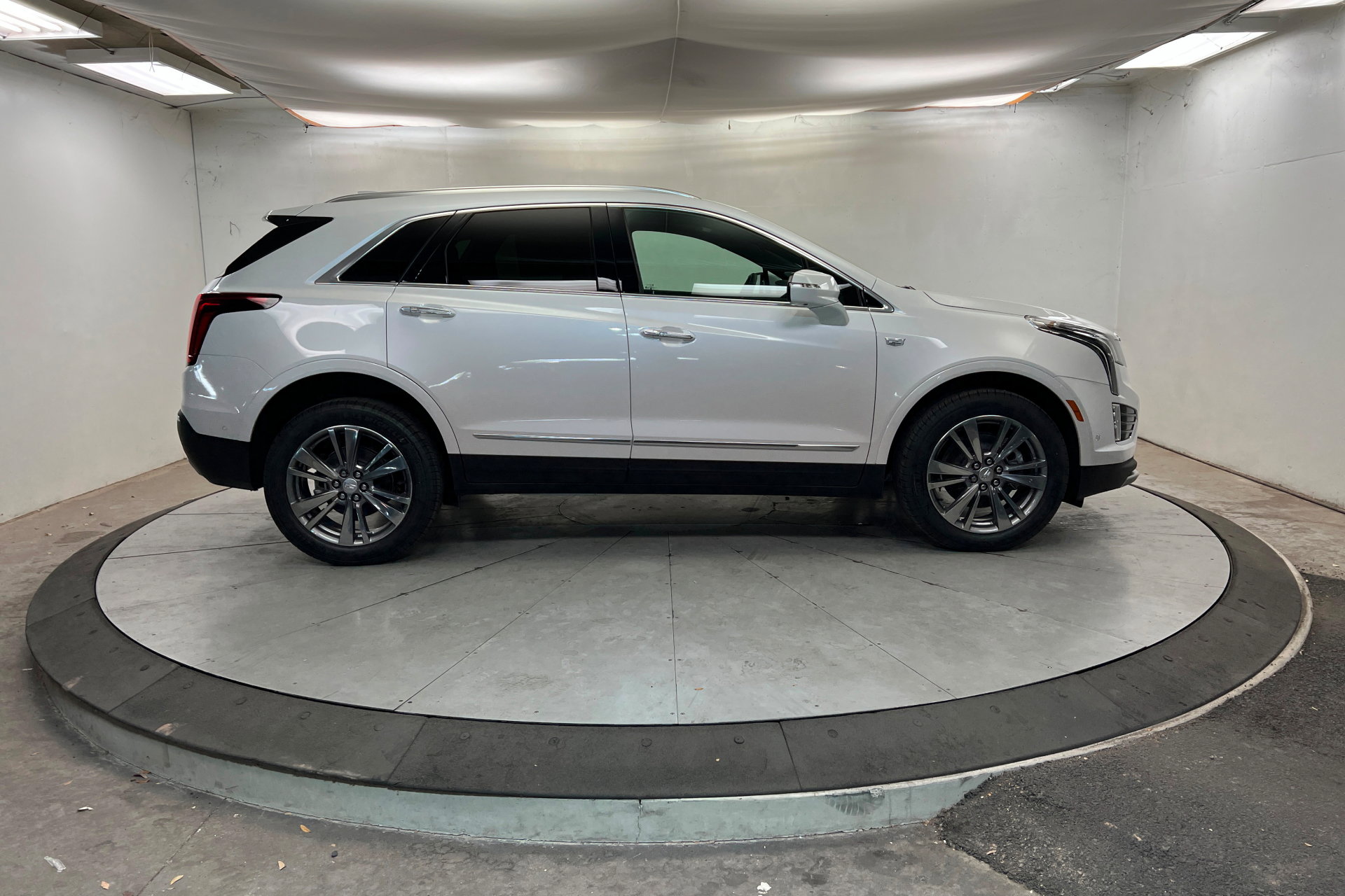 New 2026 Cadillac XT5 Premium Luxury w/ Driver Assist Package image 7