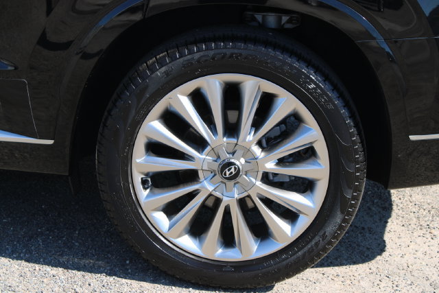 Used 2020 Hyundai Palisade Limited FWD image 6