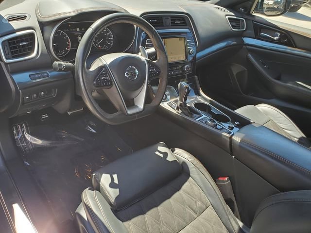 Used 2020 Nissan Maxima SR w/ Sport Mat Group FWD image 12