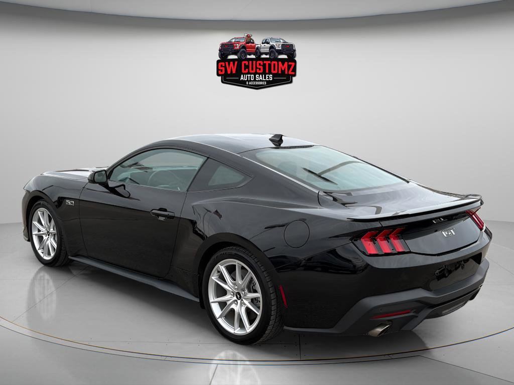 Used 2024 Ford Mustang GT Premium image 5