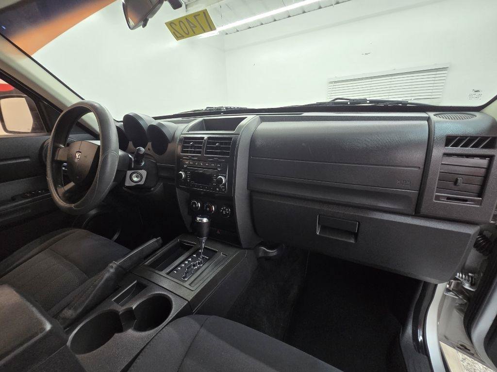 Used 2011 Dodge Nitro Heat RWD image 21