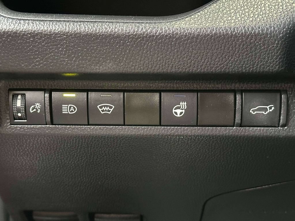 Used 2023 Toyota RAV4 XLE Premium AWD/4WD image 19