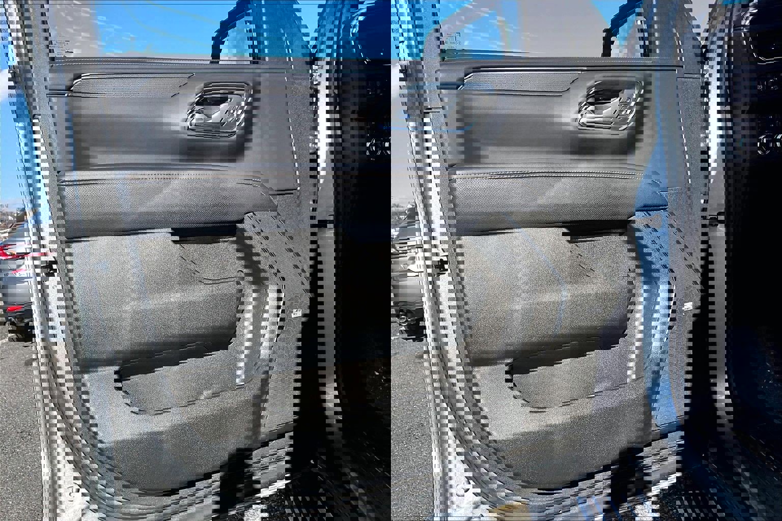 Used 2024 GMC Yukon AT4 w/ AT4 Premium Plus Package image 22