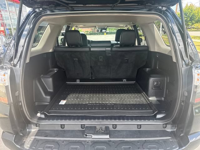Used 2023 Toyota 4Runner 40th Anniversary SE AWD/4WD image 28