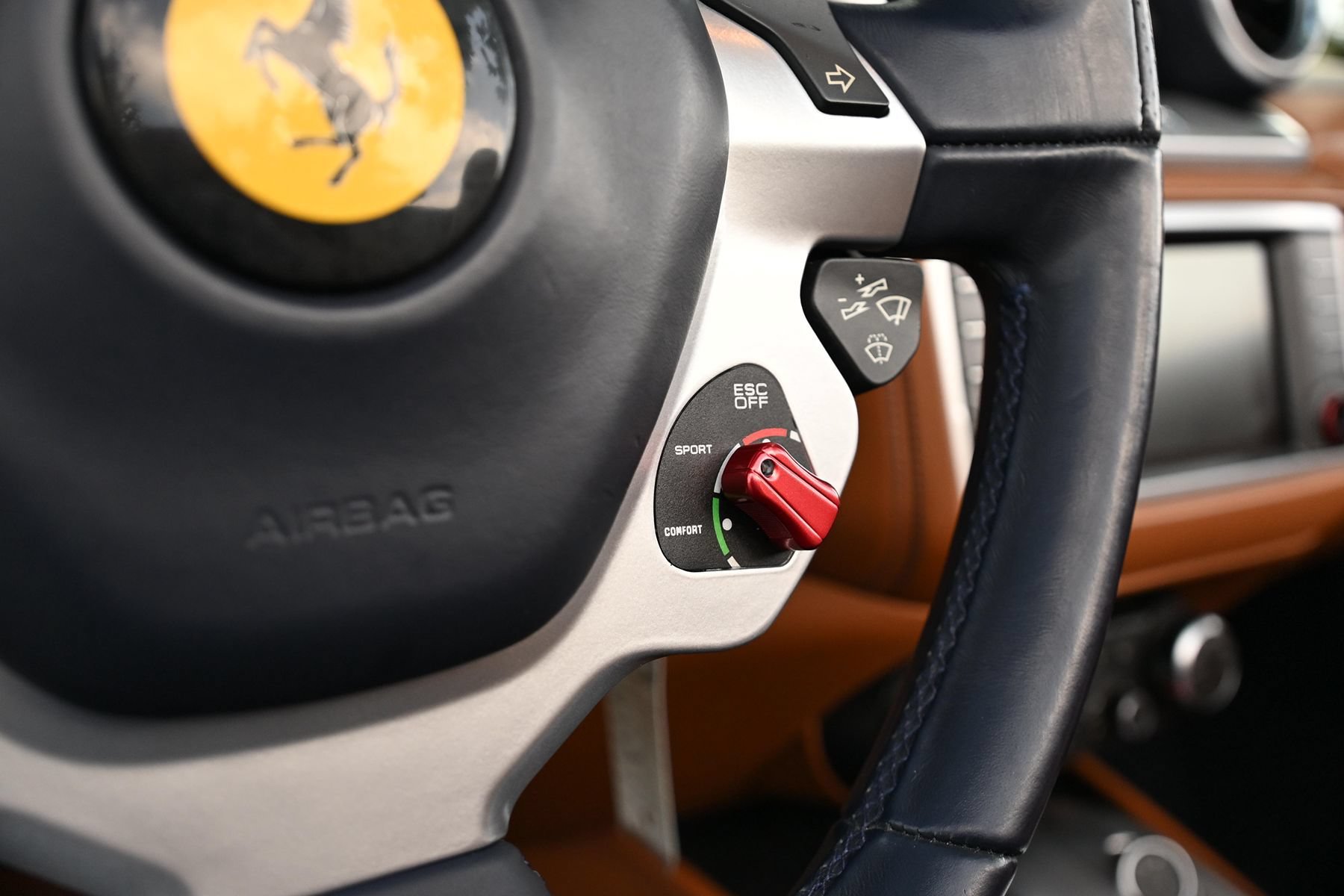 Used 2015 Ferrari California T RWD image 64