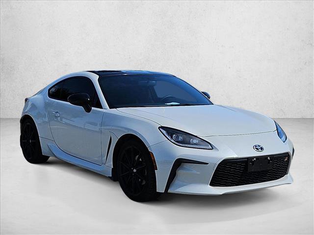 Used 2024 Toyota GR86 Premium RWD image 3