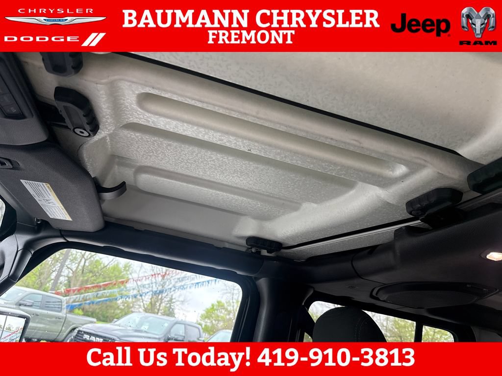 Used 2022 Jeep Gladiator Sport AWD/4WD image 29
