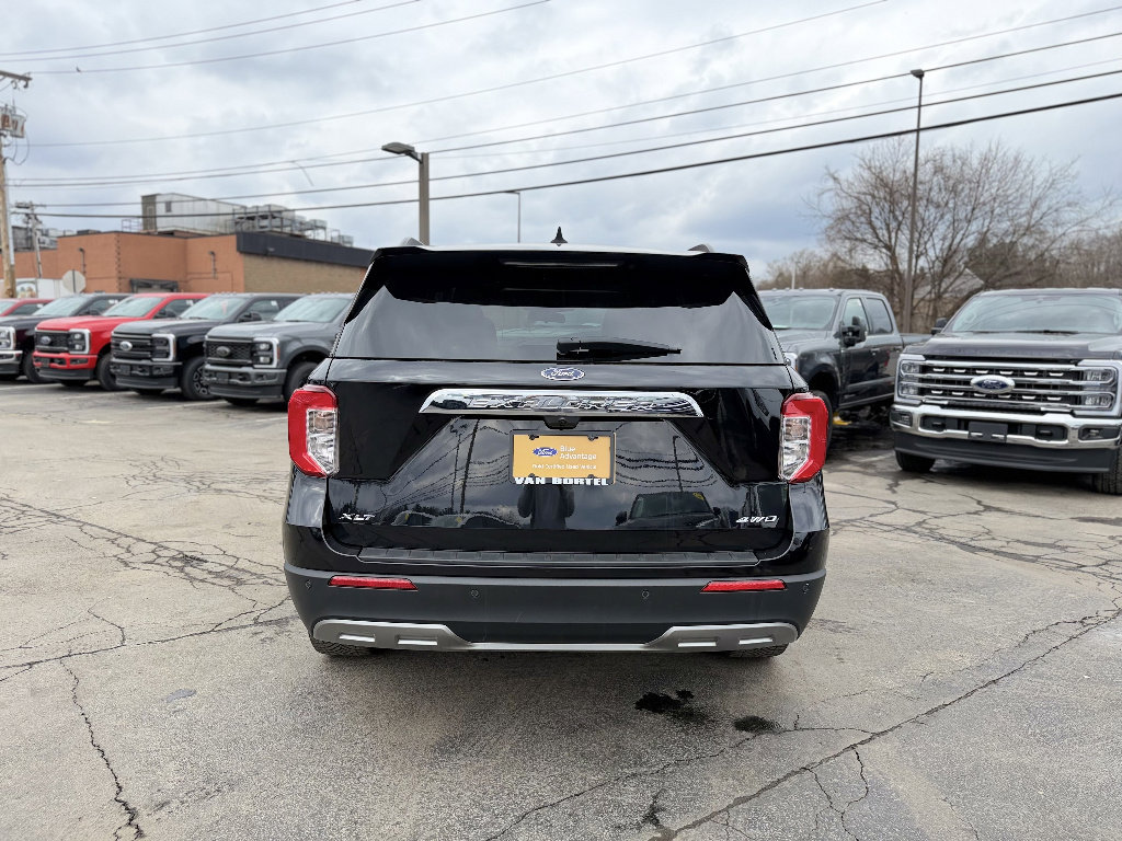 Certified 2022 Ford Explorer XLT w/ Equipment Group 202A image 6
