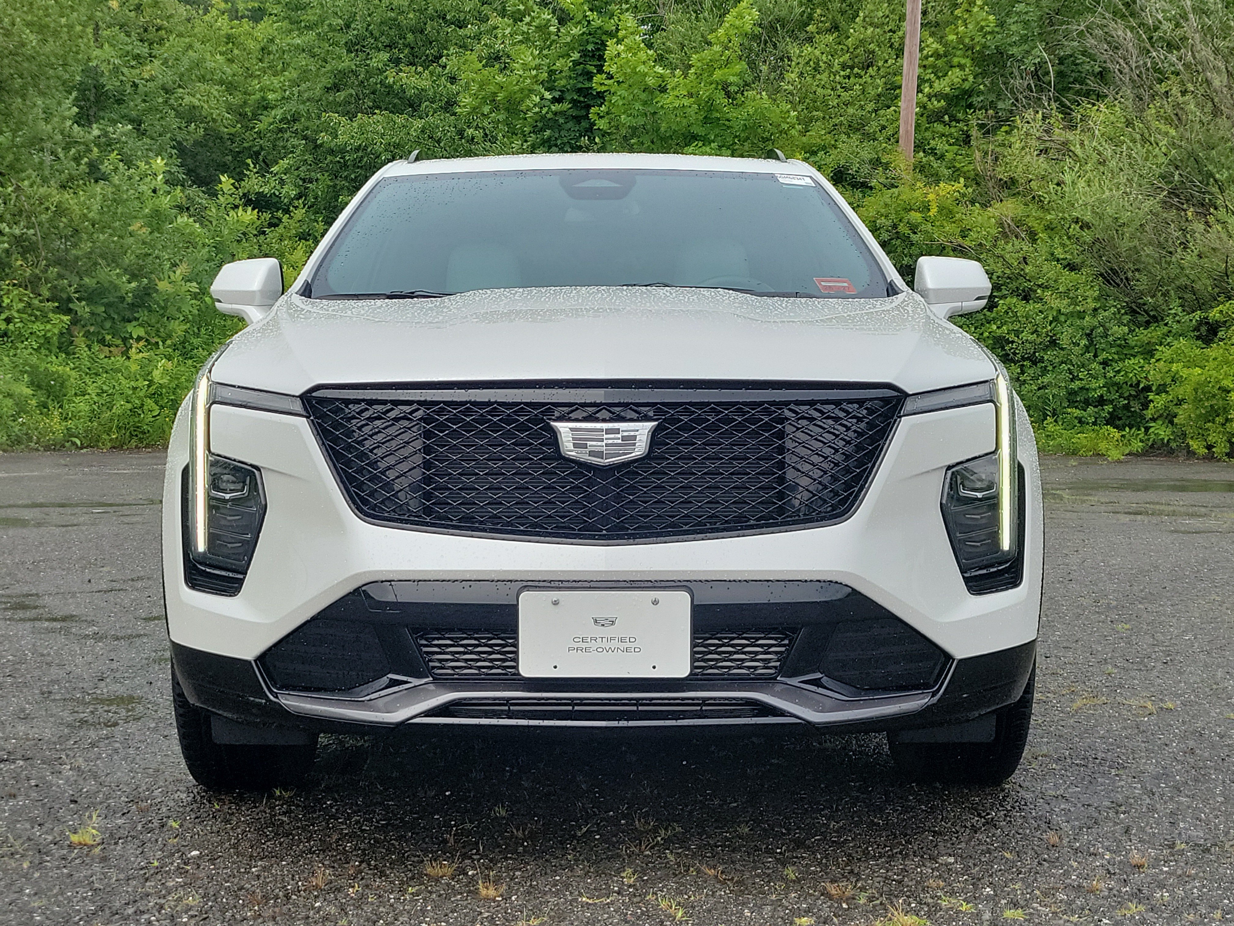 Used 2024 Cadillac XT4 Sport AWD/4WD image 2