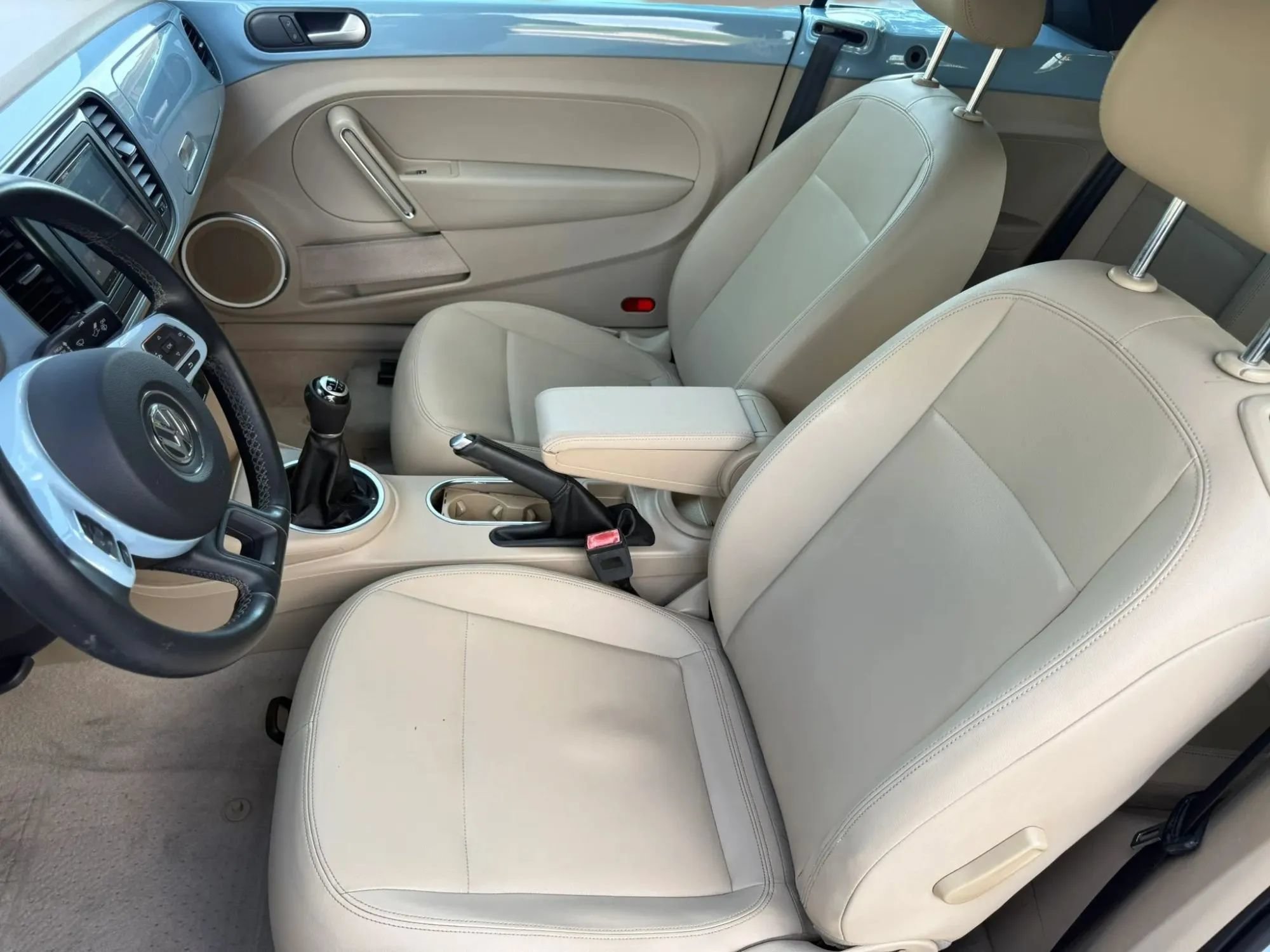 Used 2013 Volkswagen Beetle TDI FWD image 24