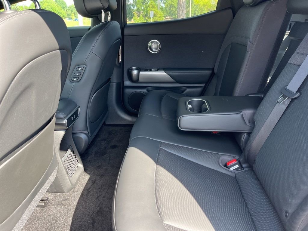 New 2024 Genesis GV60 RWD image 9