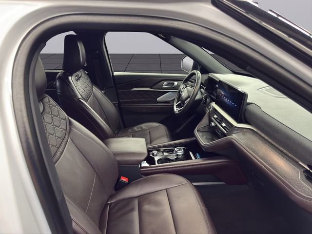 Used 2025 Ford Explorer Platinum w/ LUX Leather Package AWD/4WD image 18