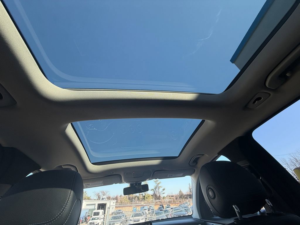 Used 2021 Mercedes-Benz GLC 300 4MATIC w/ Premium Package image 26