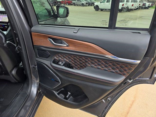 Certified 2022 Jeep Grand Cherokee Summit w/ Adv Protech Group IV AWD/4WD image 14