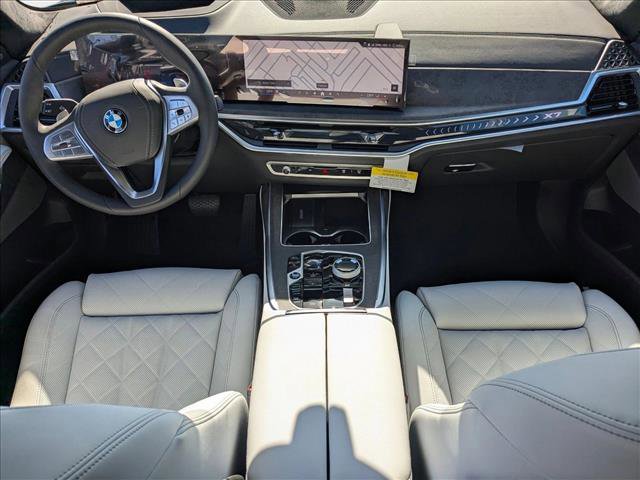 Used 2025 BMW X7 xDrive40i image 14