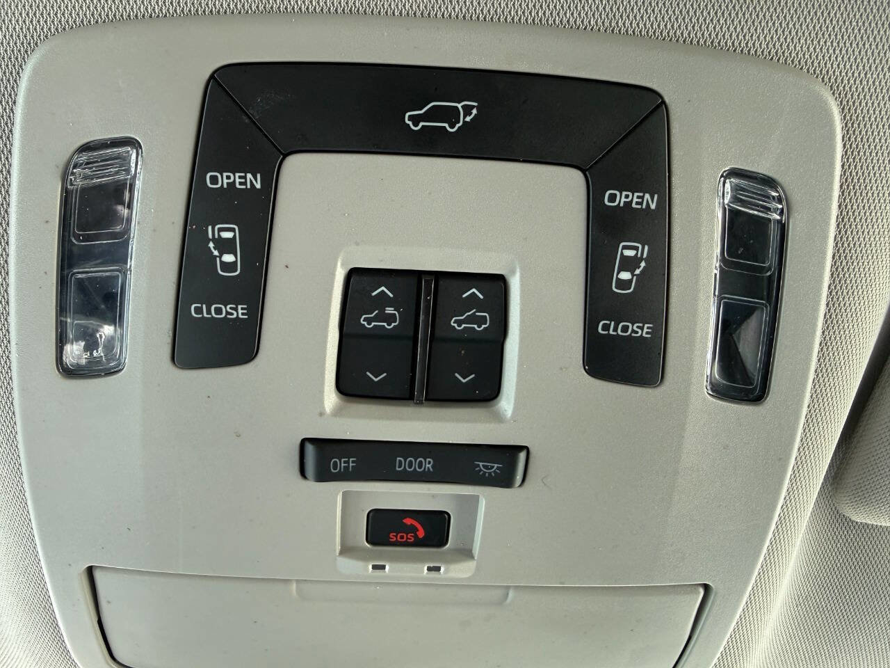 Used 2023 Toyota Sienna XLE image 50