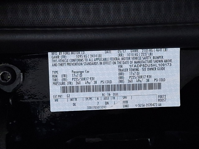 Used 2017 Ford C-MAX Titanium w/ Equipment Group 301A FWD image 27