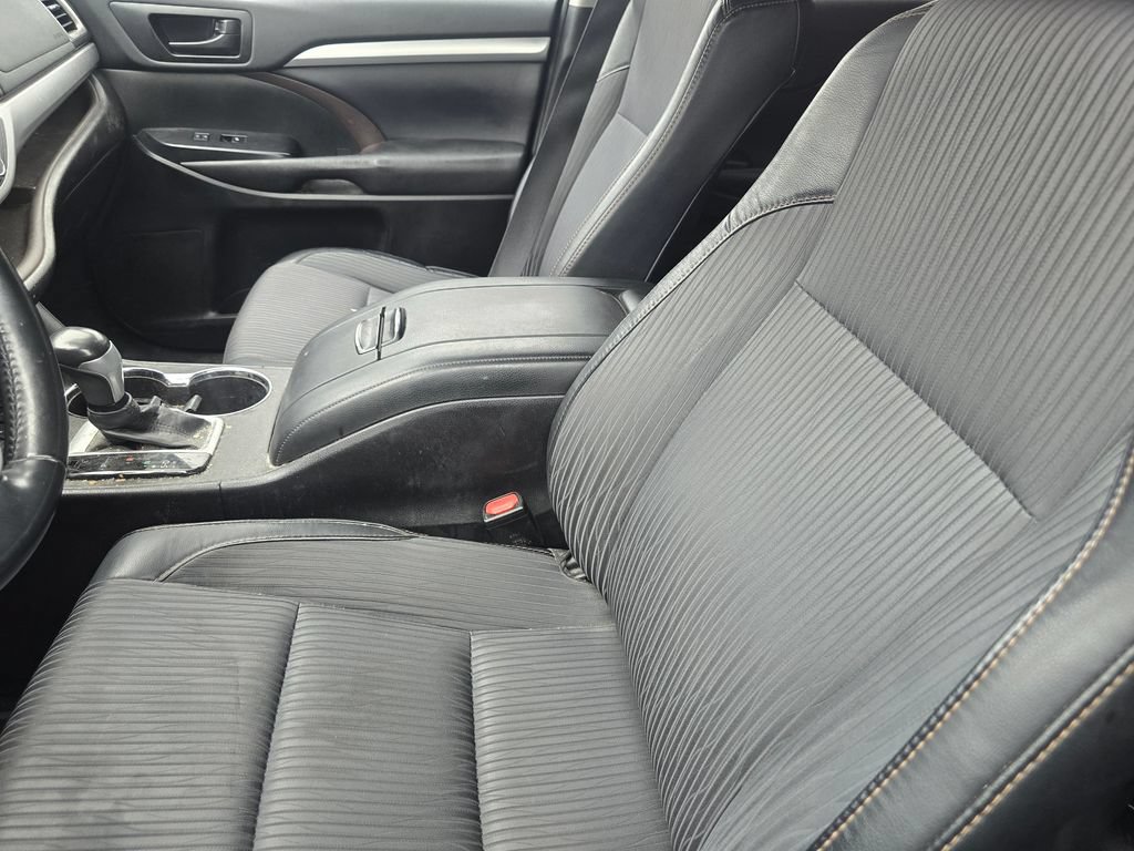 Certified 2017 Toyota Highlander Plus AWD/4WD image 23