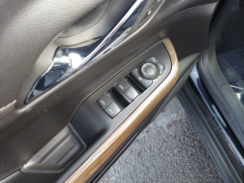 Used 2023 GMC Acadia SLE w/ Driver Convenience Package image 13