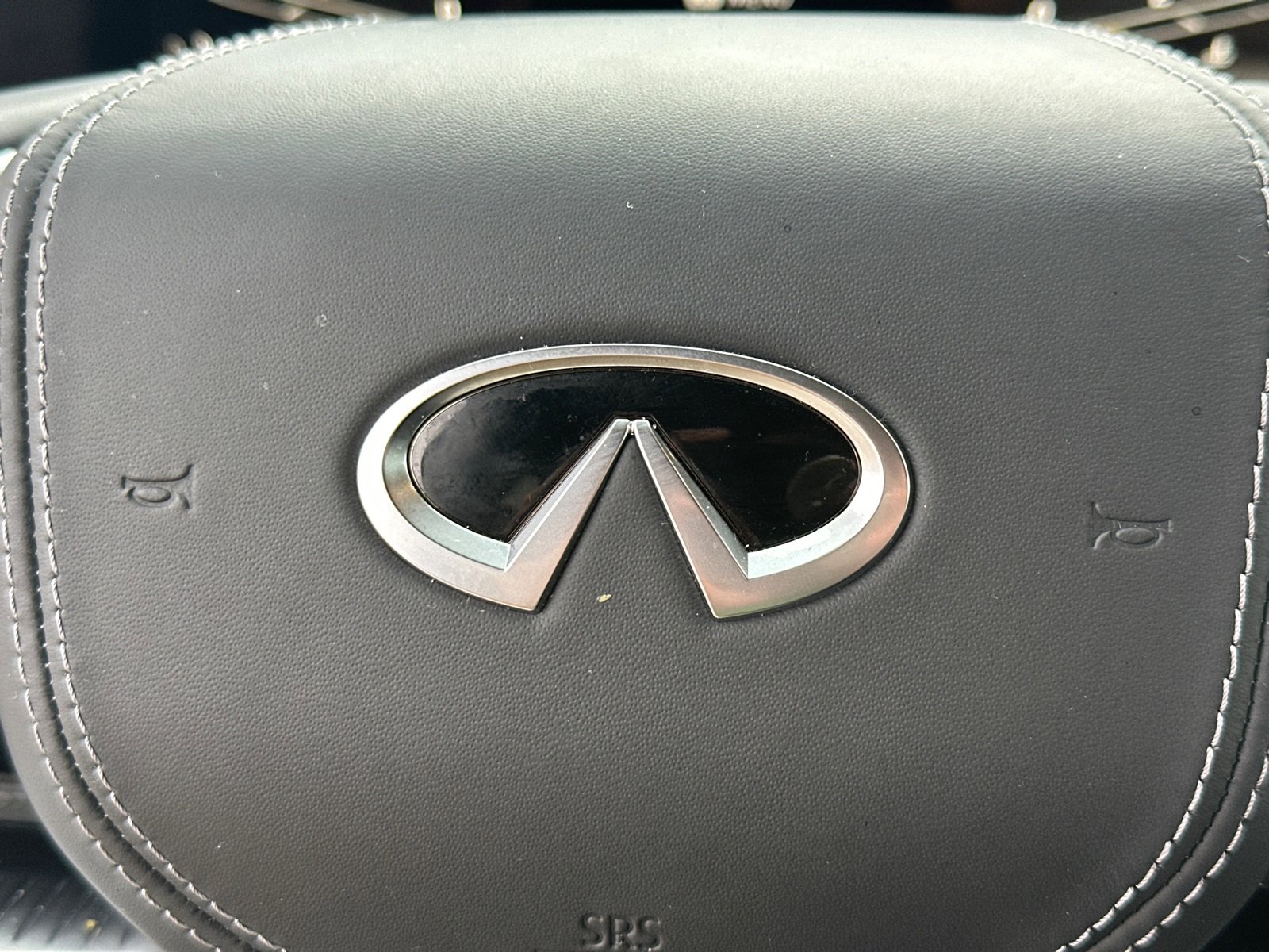 Used 2025 INFINITI QX80 Sensory image 27