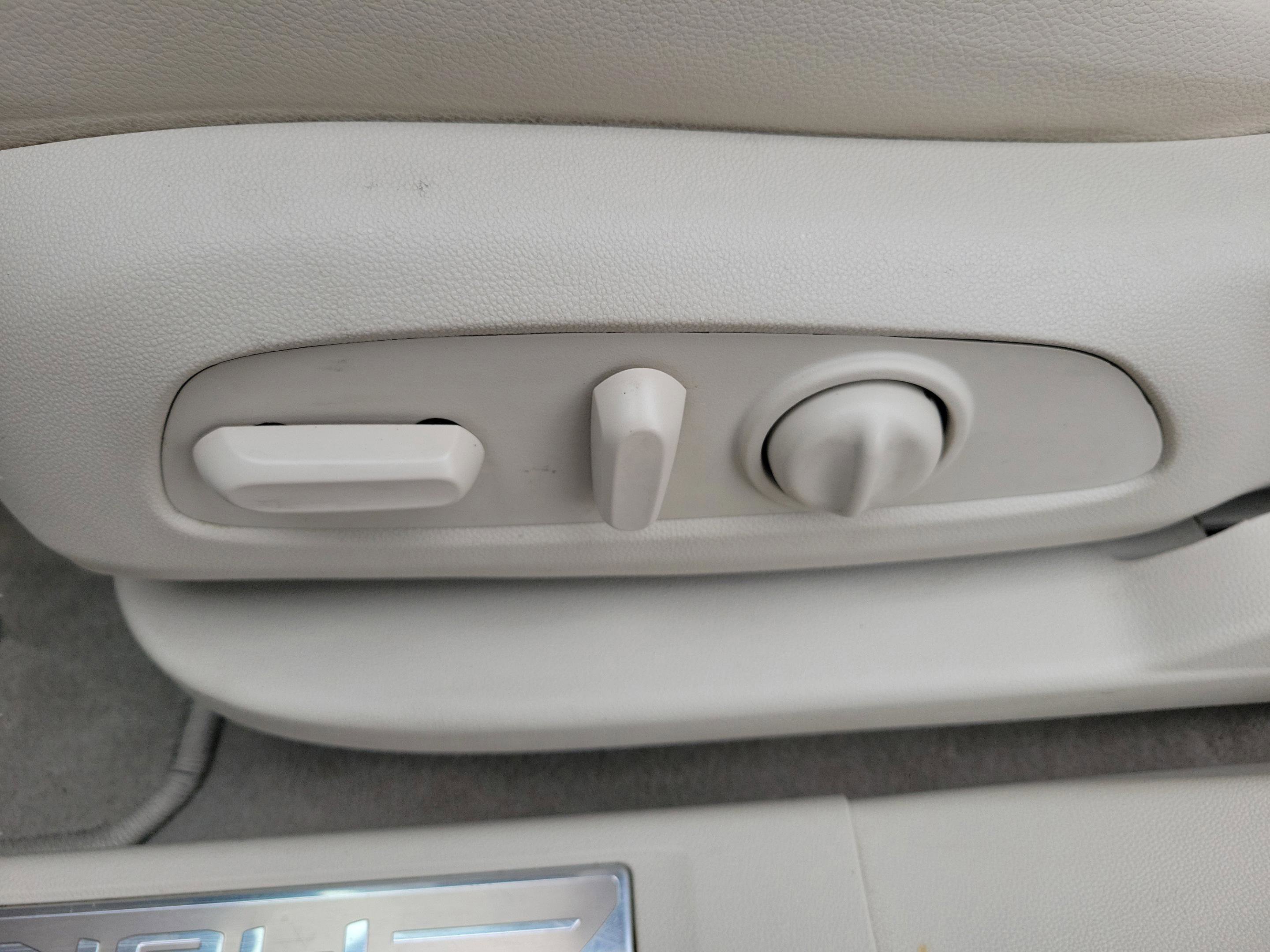 Used 2021 GMC Acadia Denali w/ Denali Technology Package image 16