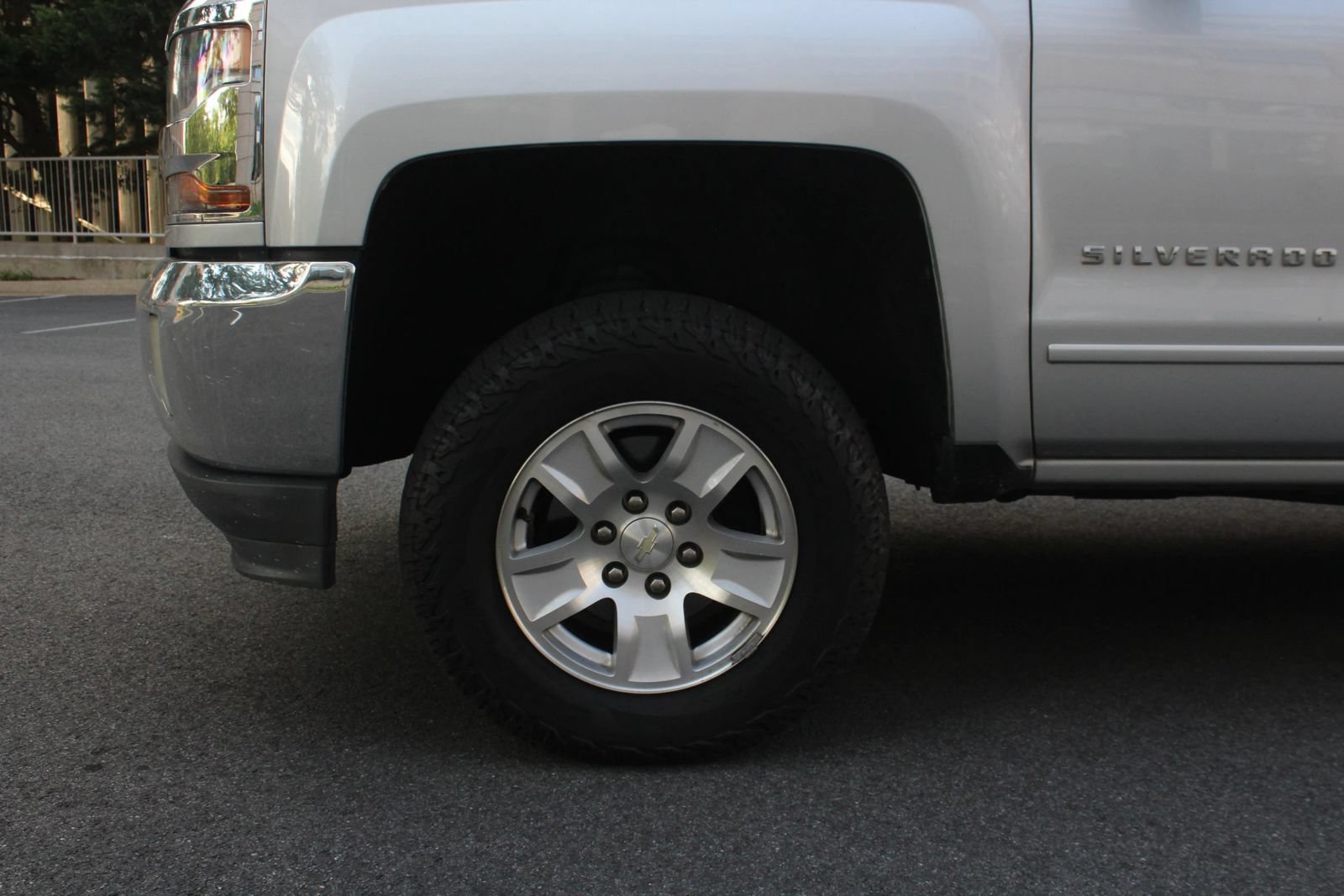 Used 2017 Chevrolet Silverado 1500 LT w/ All Star Edition RWD image 11
