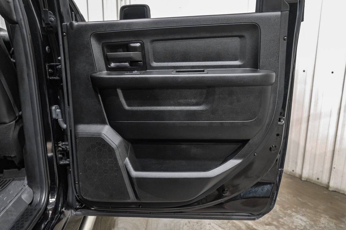 Used 2024 RAM 3500 Tradesman w/ Chrome Appearance Group AWD/4WD image 45