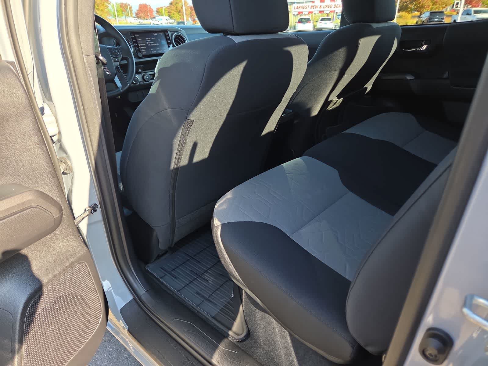 Used 2020 Toyota Tacoma TRD Off-Road AWD/4WD image 20