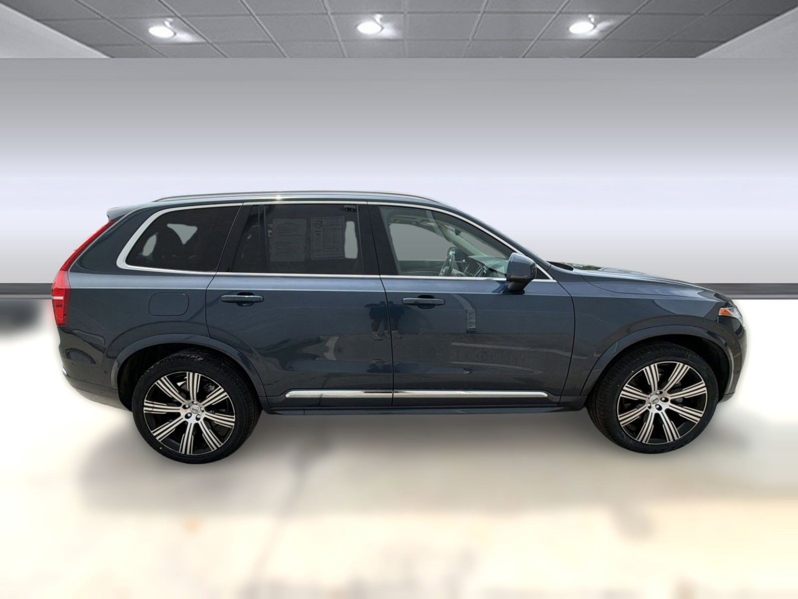 Certified 2023 Volvo XC90 B6 Ultimate w/ Protection Package Premier AWD/4WD image 8
