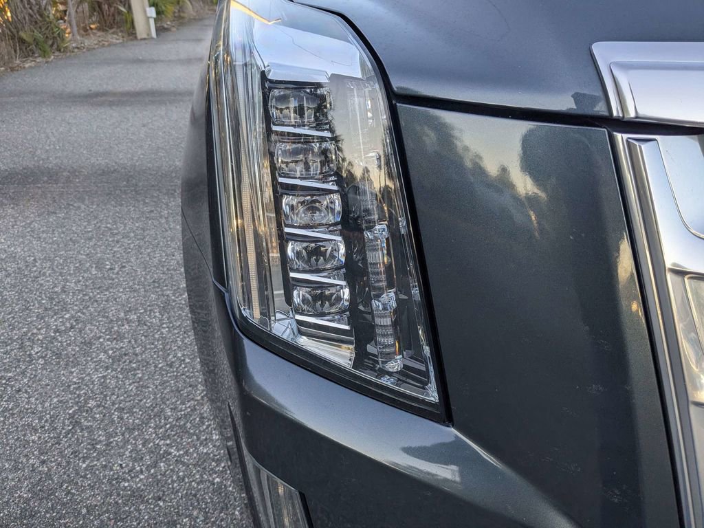 Used 2019 Cadillac Escalade 2WD image 10