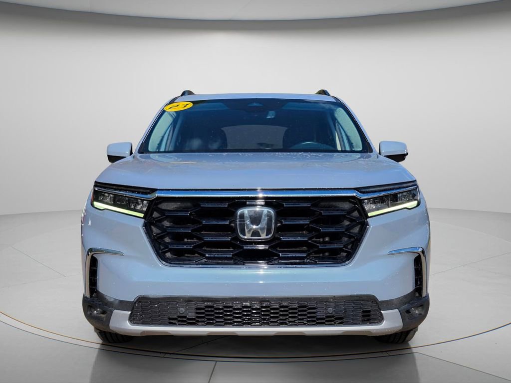 Used 2023 Honda Pilot Touring image 4