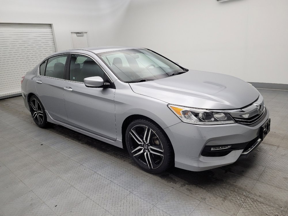 Used 2017 Honda Accord Sport image 11