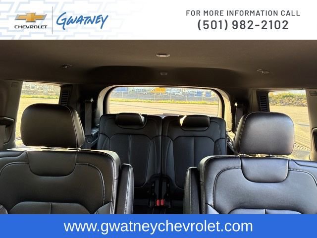 Used 2024 Jeep Grand Cherokee L Limited w/ Black Appearance Package image 32