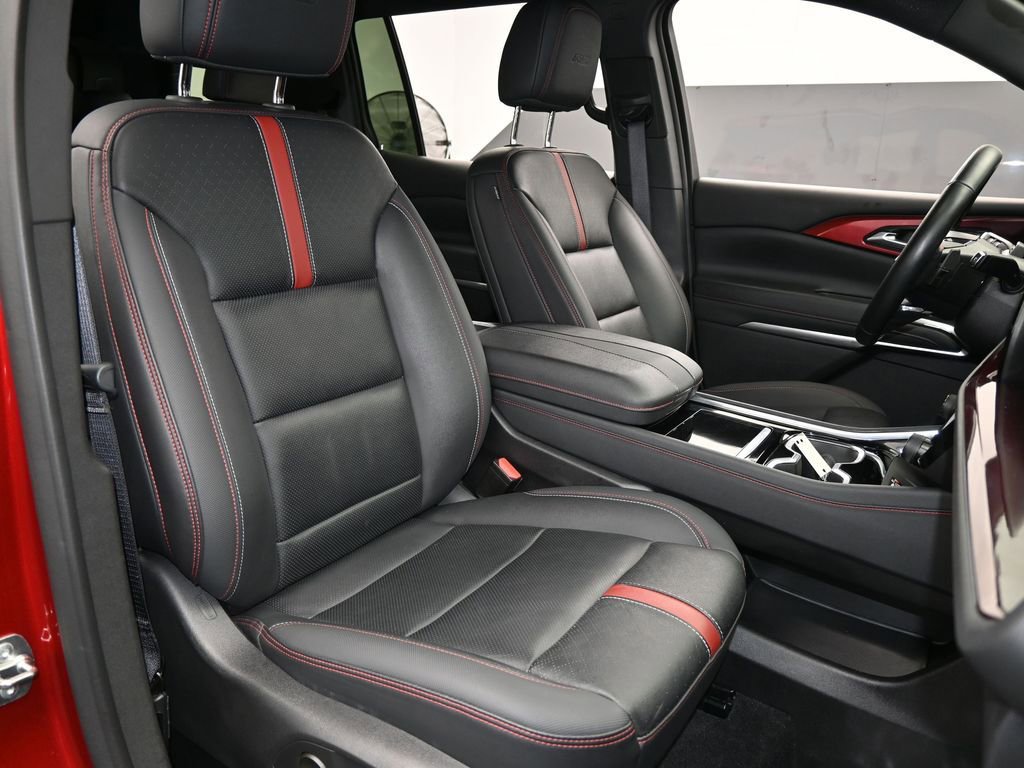 Used 2024 Chevrolet Traverse RS image 57