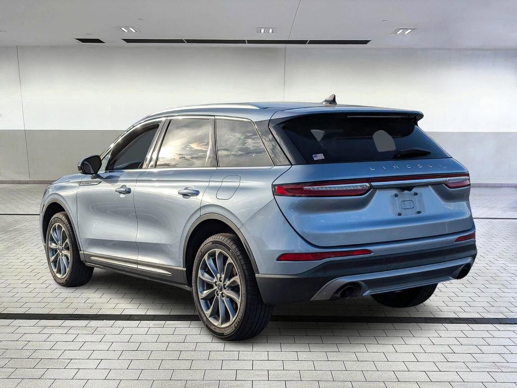 Used 2022 Lincoln Corsair AWD w/ Premium Package image 3