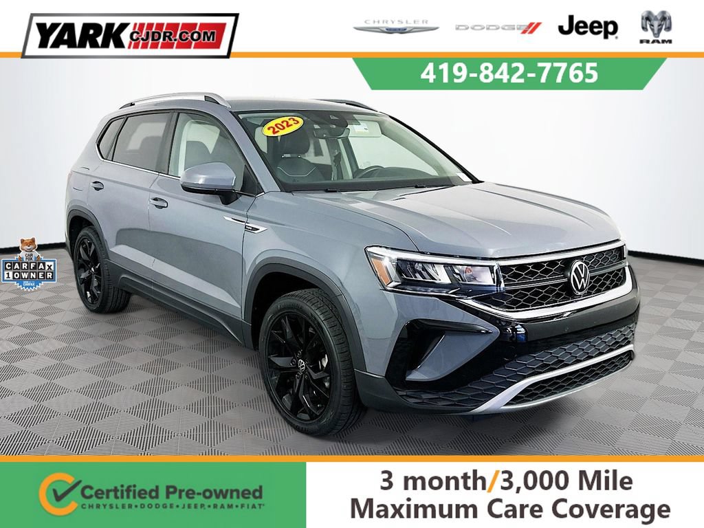 Used 2023 Volkswagen Taos SE w/ Black Wheel Package
