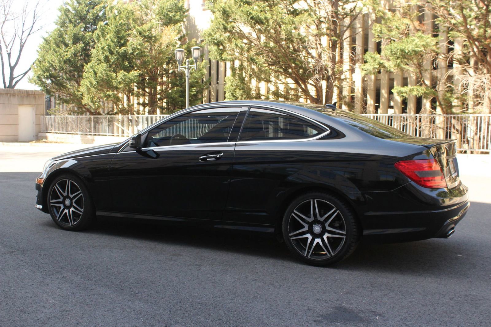 Used 2014 Mercedes-Benz C 350 4MATIC Coupe image 9