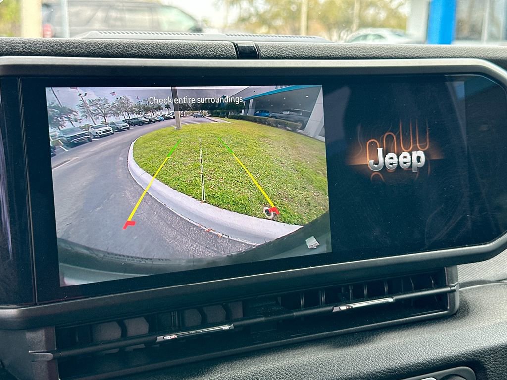 Used 2025 Jeep Wrangler Unlimited Sport image 14